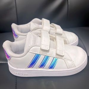 Adidas toddler girl size 7